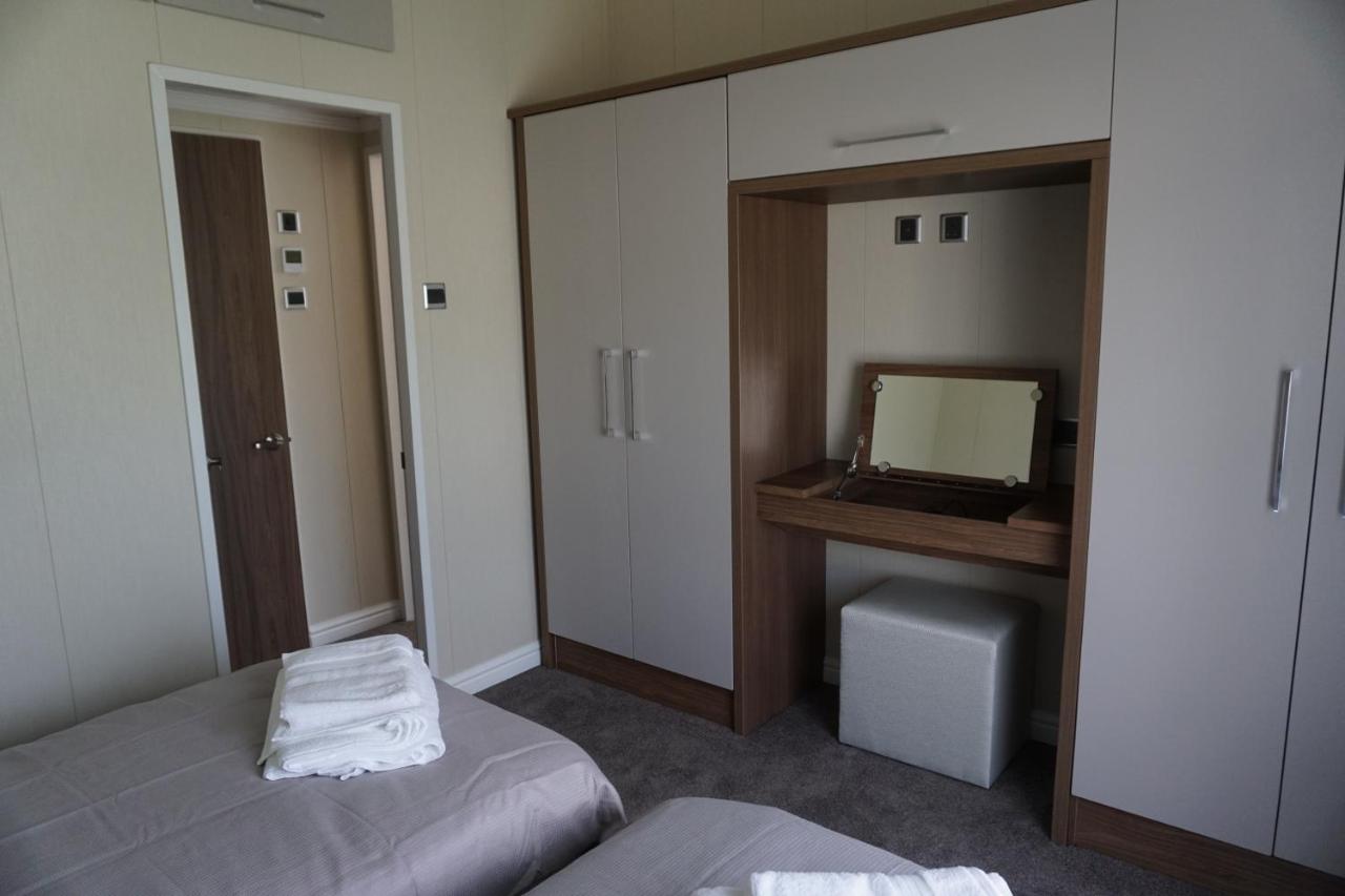 Lodge 77 Сейнт Остел Екстериор снимка